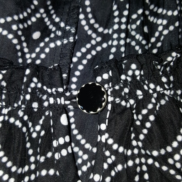 3X black and white top - Picture 2 of 5